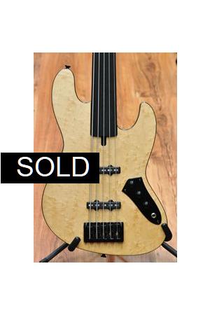 Maruszczyk Elwood 5p Fretless Birdseye Maruszczyk Elwood 5p Fretless Birdseye